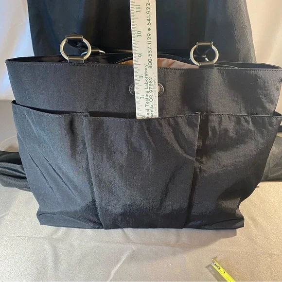 Baggallini set of two purses, one shoulder strap, one adjustable Crossbody black - Picture 6 of 15